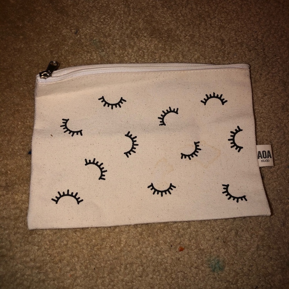 Eye makeup bag